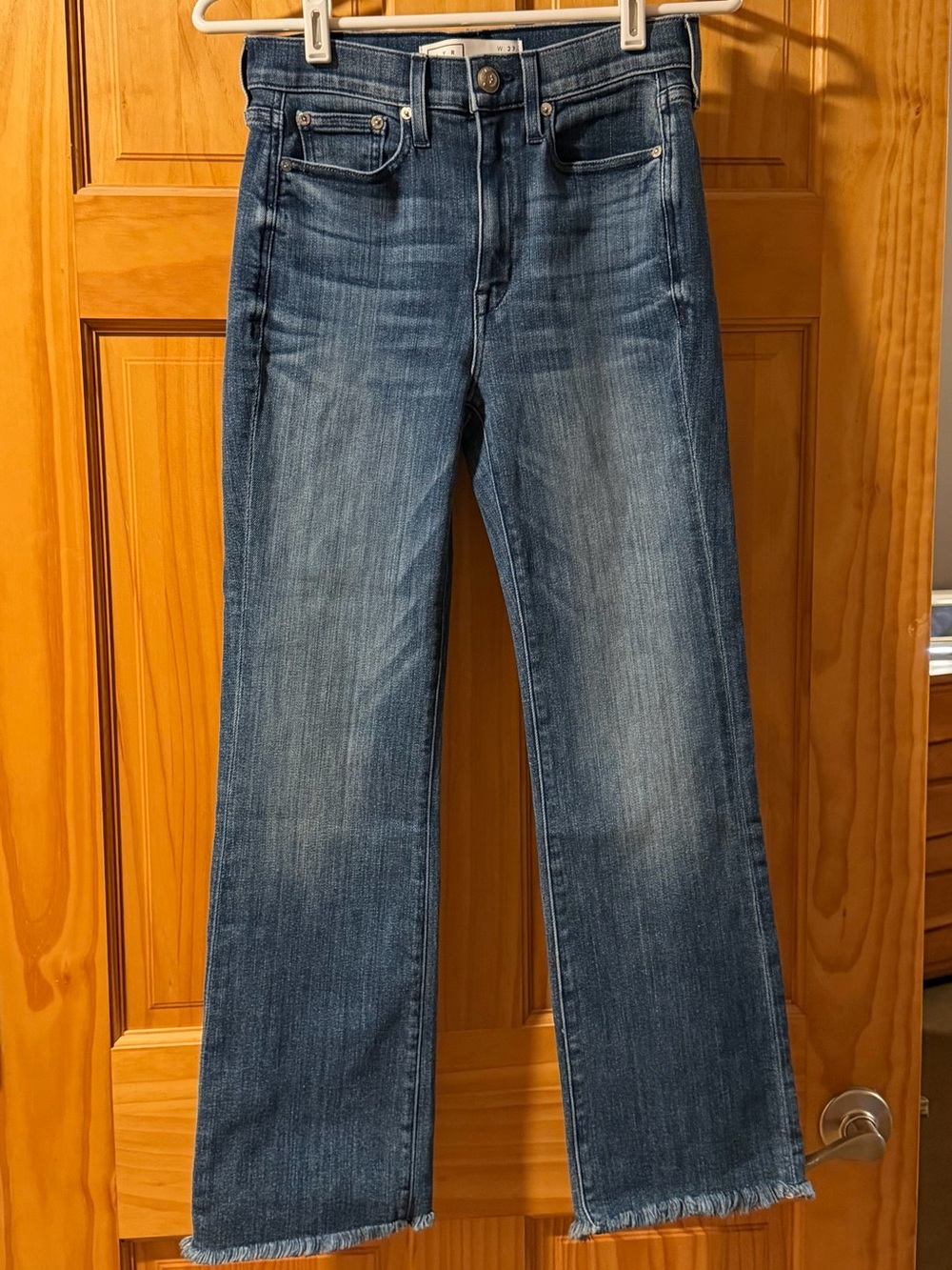 AYR The Pop Fray Denim Straight Leg Ankle Jeans. Size 27